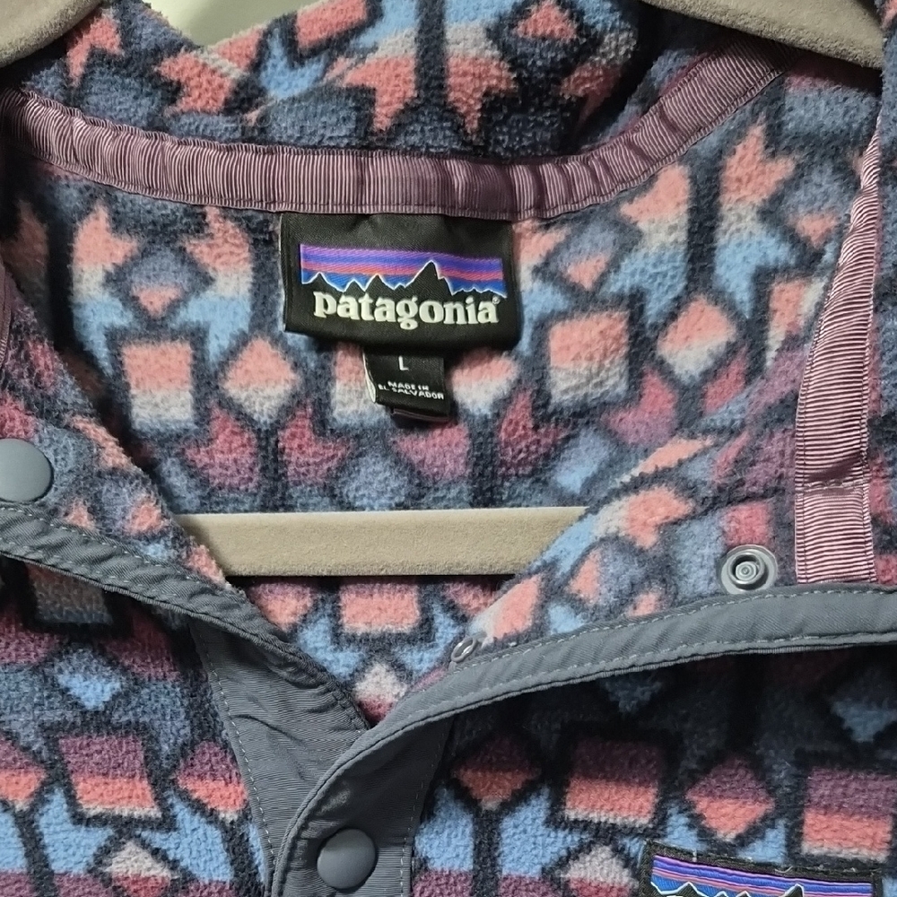 Patagonia Geometric Patterned Microfleece Pullove… - image 2